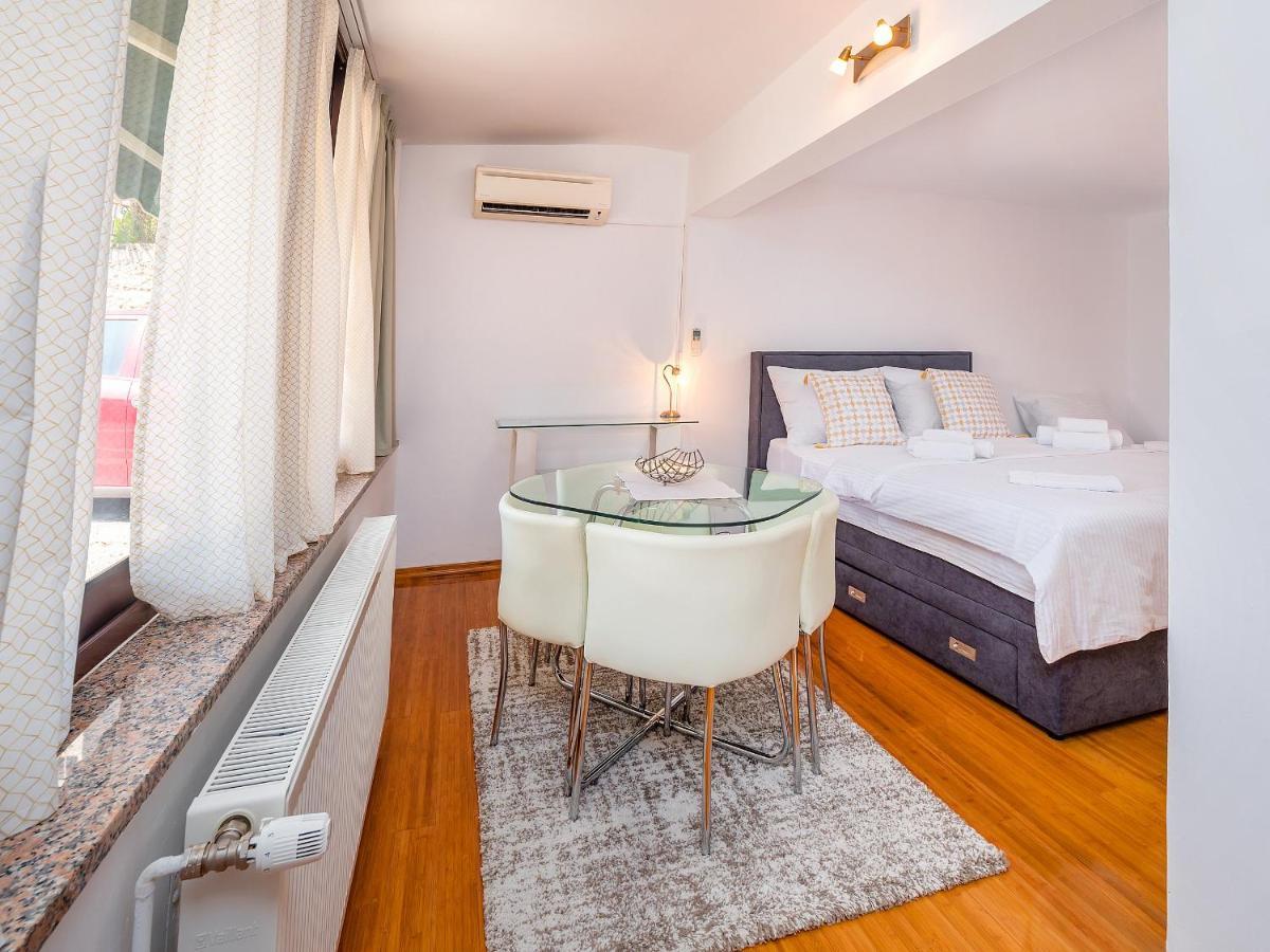 Studio Apartment "Kalina" 550 M From Sea Rijeka Exterior photo