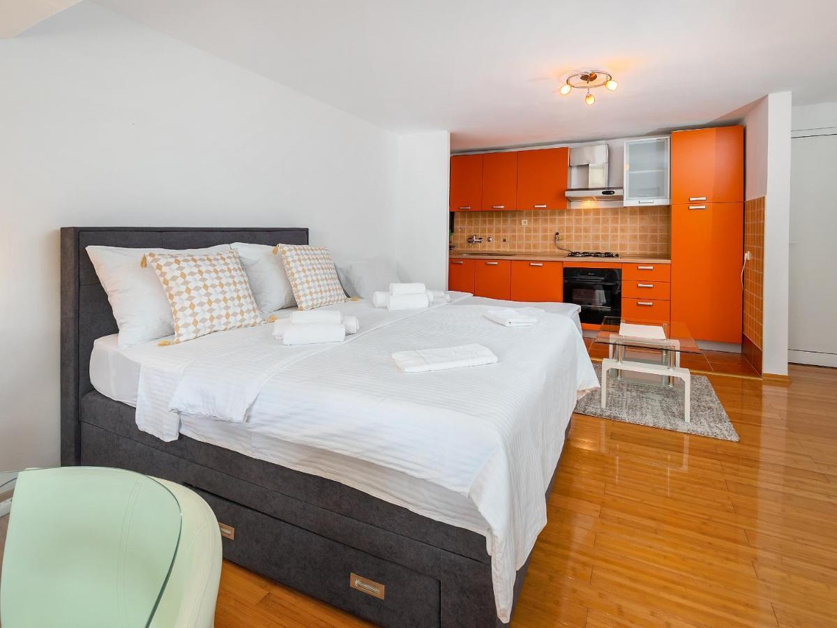 Studio Apartment "Kalina" 550 M From Sea Rijeka Exterior photo